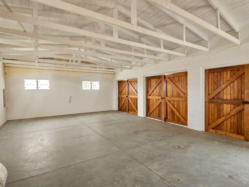 Spacious 7-Bedroom Sea-Facing Home in Henties Bay – Ideal for Bigger Families - Photo 7