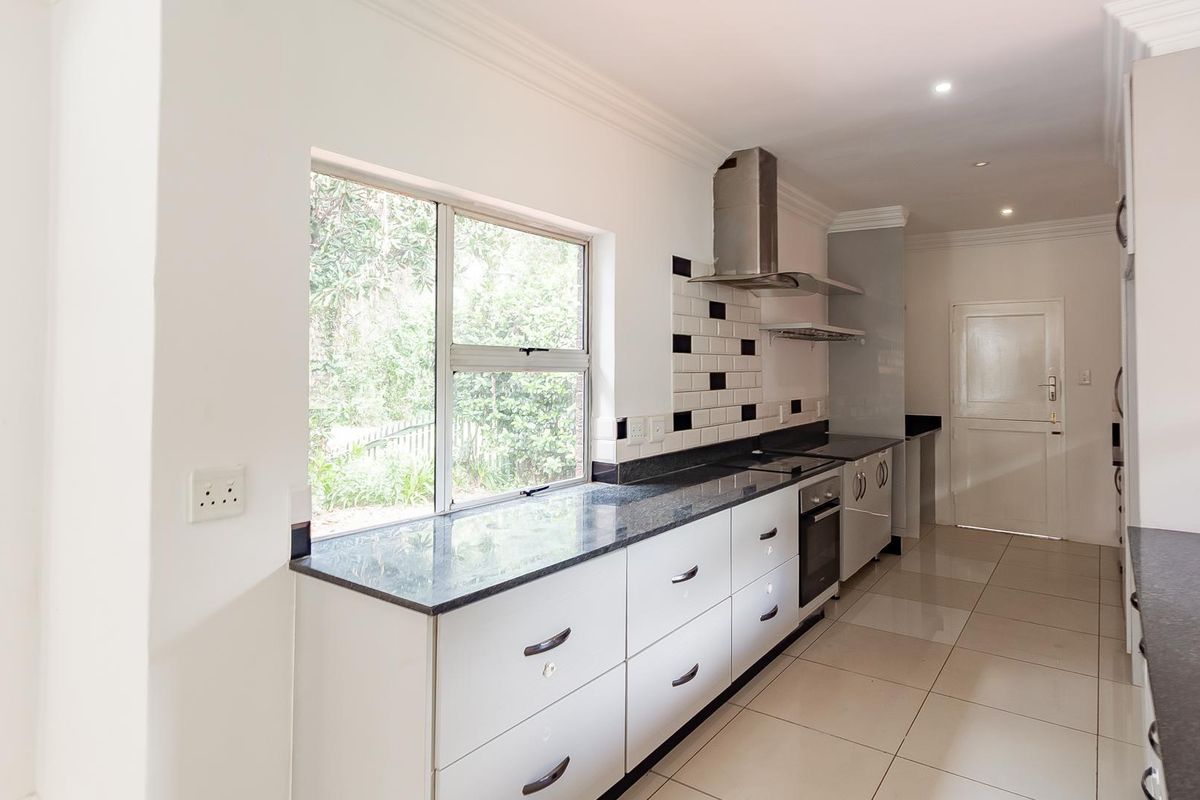 Modern, Newly Renovated 3-Bedroom Home with Solar & Entertainment Appeal in Prime Paulshof Location - Photo 5