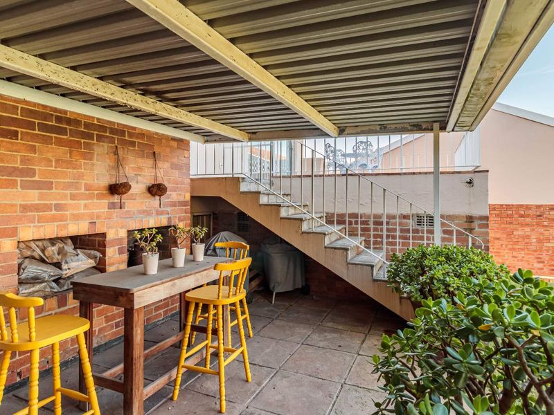 4/5 BED | PARSONS HILL | LARGE FAMILY FAMILY HOME WITH DESIGNER FLAIR - Photo 9