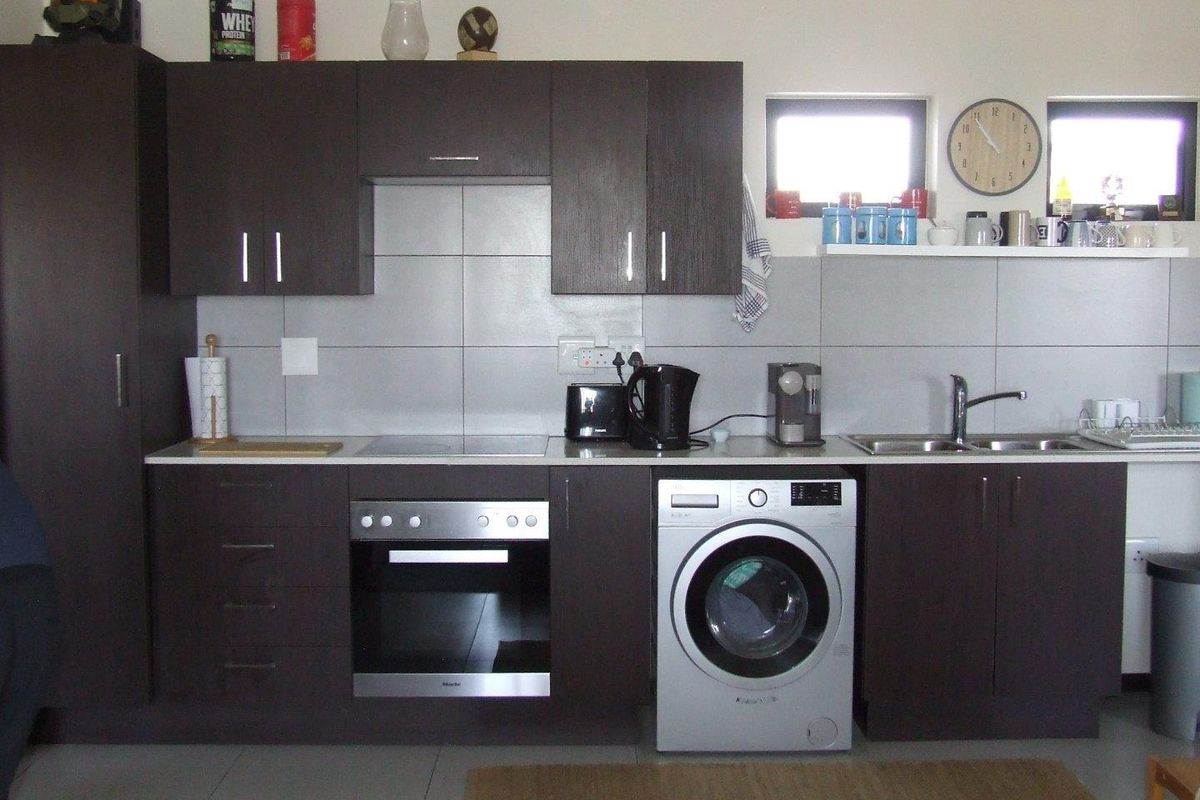Top Floor 2 Bed 2 Bath Apartment for sale in Jackal Creek Golf Estate - Photo 3
