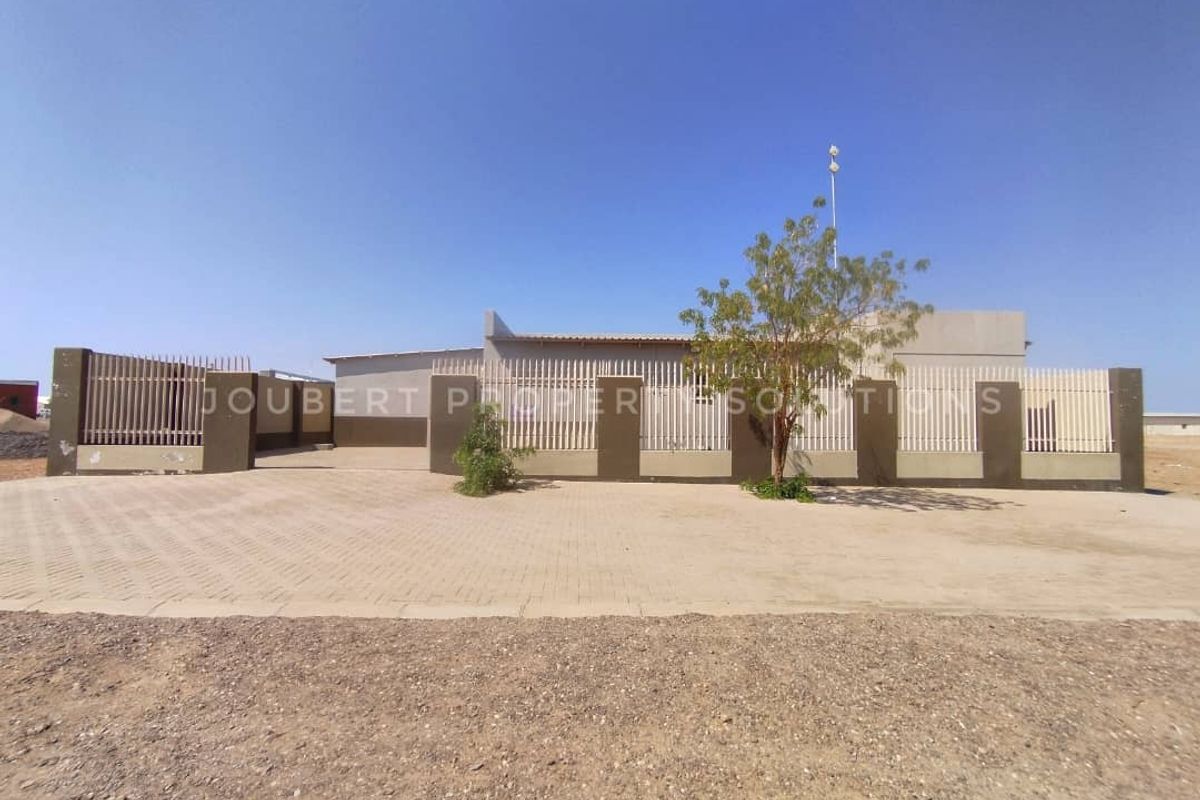 CLINIC / CONFERENCE / OFFICES FOR SALE IN MARIENTAL - NAMIBIA - Photo 2