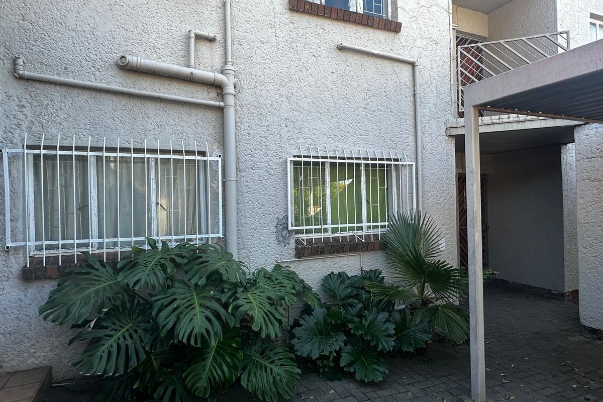 1-Bedroom Apartment in Bloemfontein South - Photo 2