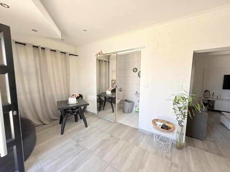 FULLY FURNISHED - Photo 5