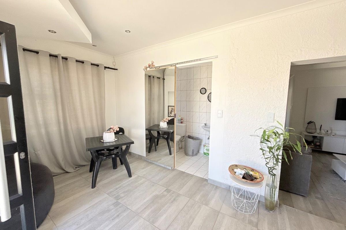 FULLY FURNISHED - Photo 5