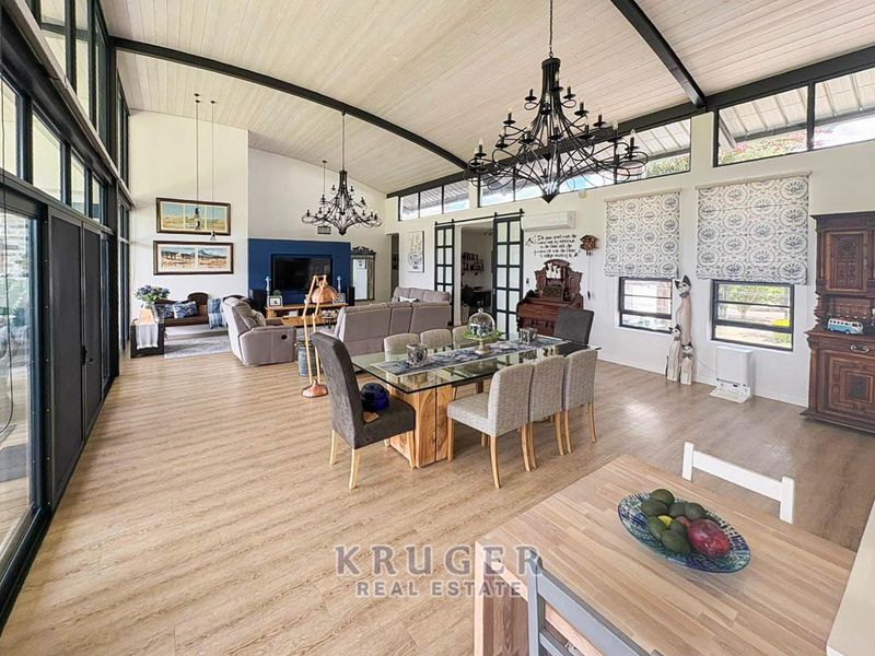 ONE-OF-A-KIND ARCHITECTURAL MASTERPIECE - Photo 10