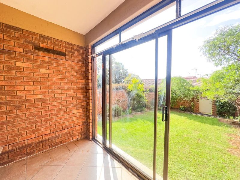 2 Bedroom Townhouse with a Private Garden - Photo 10