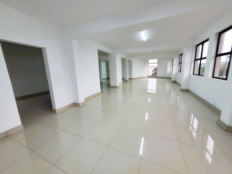 Huge potential awaits you -  Call Centre - Medical rooms, Architects offices, Accounting firms - Photo 7