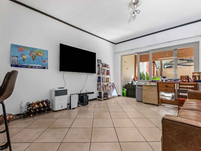 IDEAL LOCK-UP AND GO GROUND FLOOR UNIT IN SOUGHT AFTER TINZA LIFESTYLE ESTATE - Photo 2