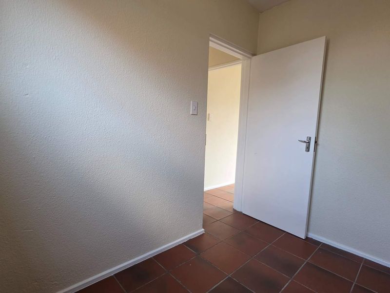 2 Bedroom Townhouse / Apartment for Sale in Florentia Alberton - Photo 10