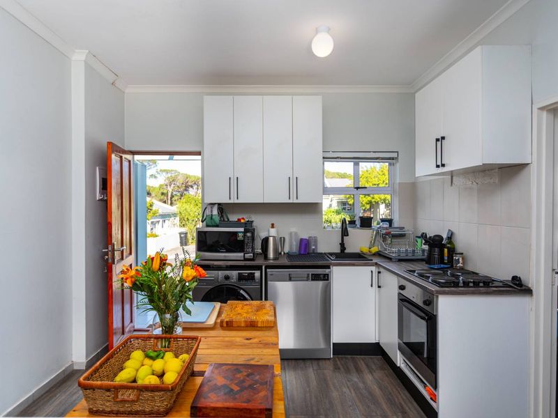 Marvelous 4 Bedroom Home For Sale In Mount Simon Estate - Photo 5