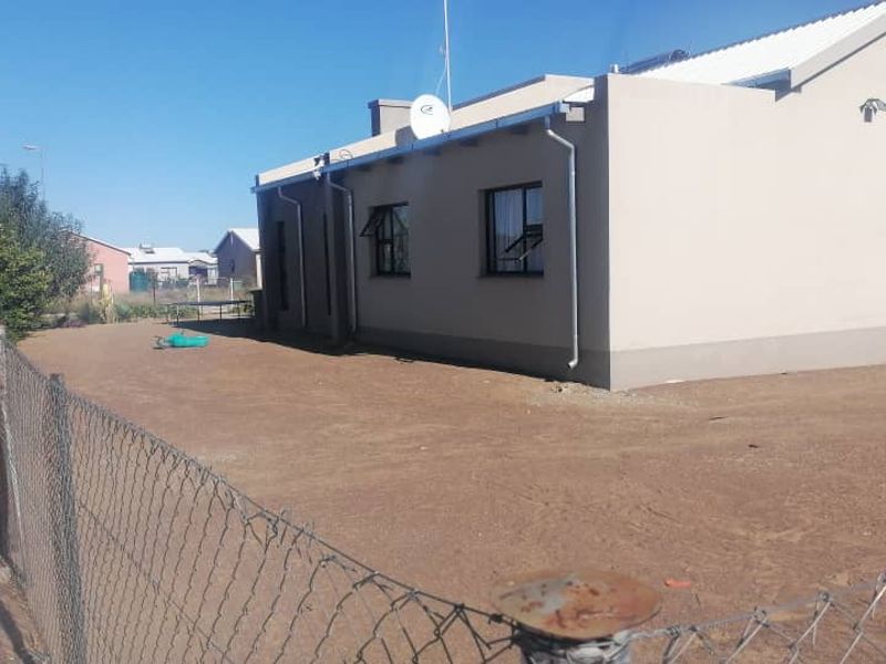 Modern House For Sale-Okahandja - Photo 8