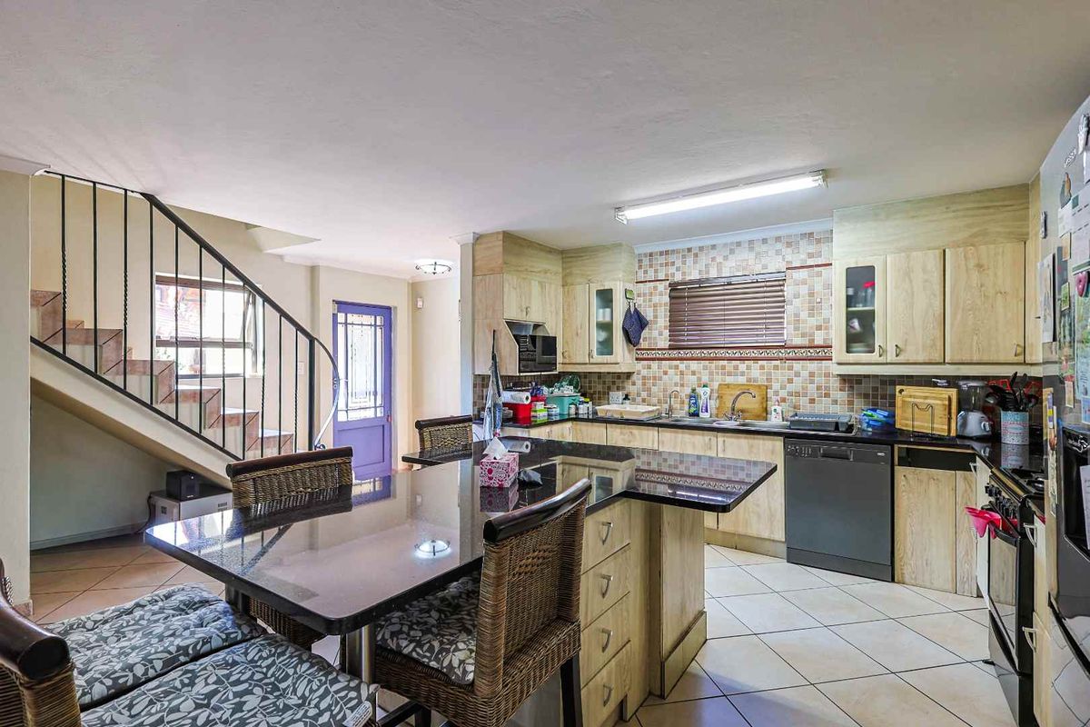 A HOME WITH BUSHVELD VIEWS - THAT FEELS LIKE A HIDDEN RETREAT - Photo 5