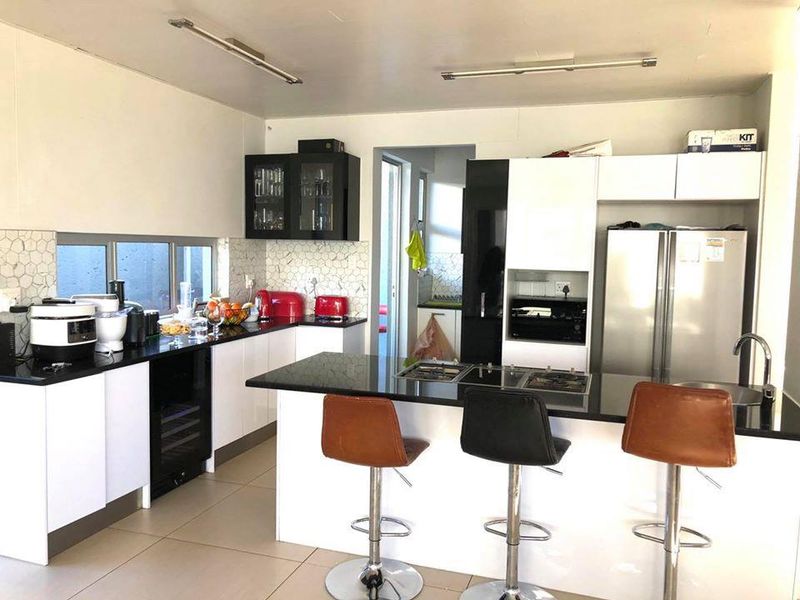 4 Bedroom House For Sale In Elisenheim - Photo 8