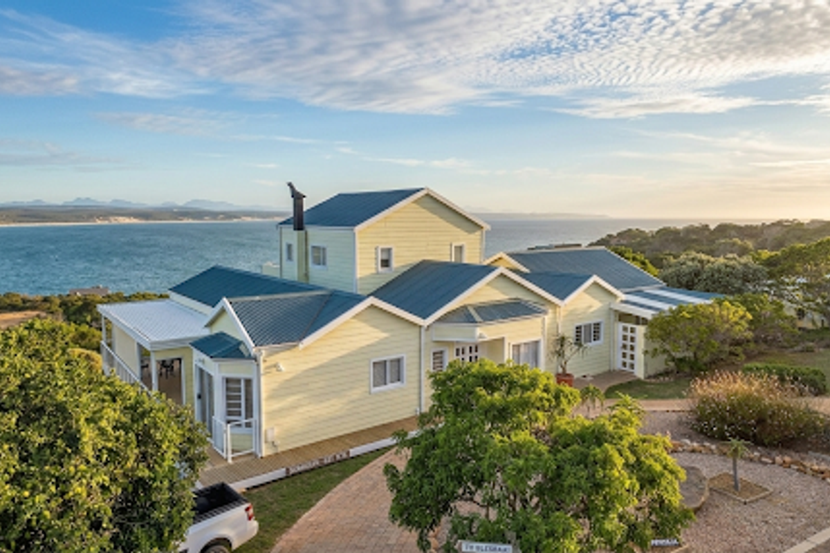 House For Sale in Karmosyn Vleesbaai with Dual Living - Photo 2