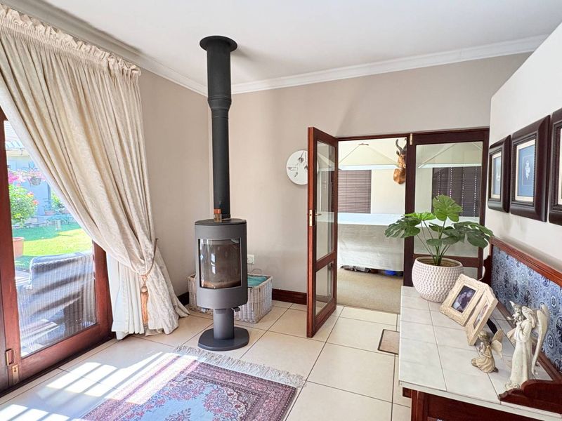 Tri Mandate - Rare find in Midfield Estate - Photo 5