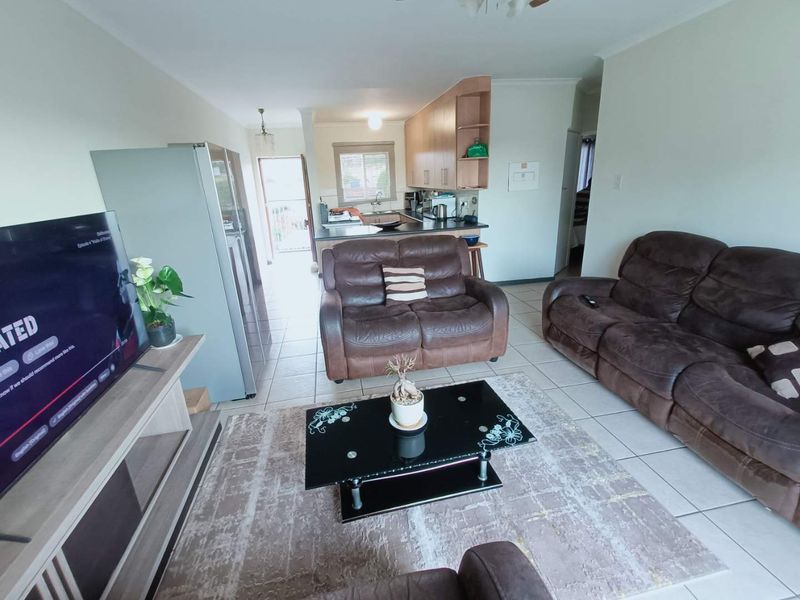 Neat First-Floor Unit – Perfect for First-Time Buyers or Investors! - Photo 7