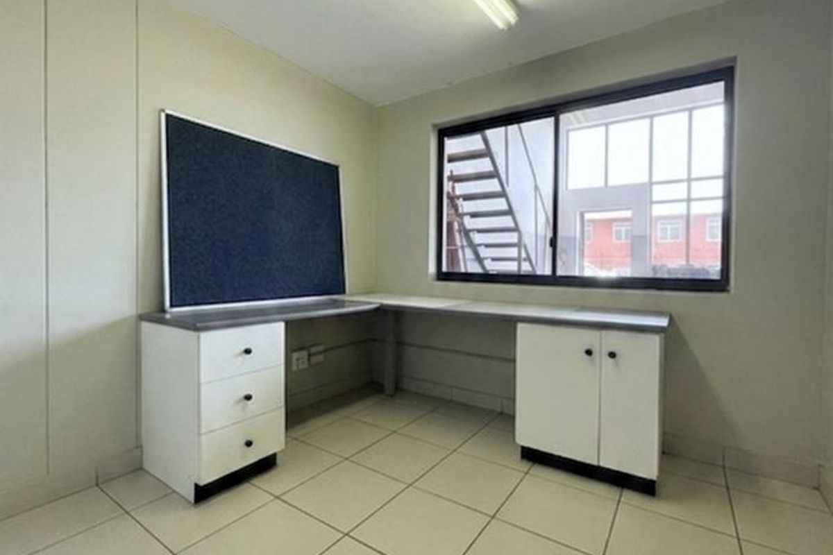 Mini Industrial / Commercial Unit for Sale – Hilton - Photo 3