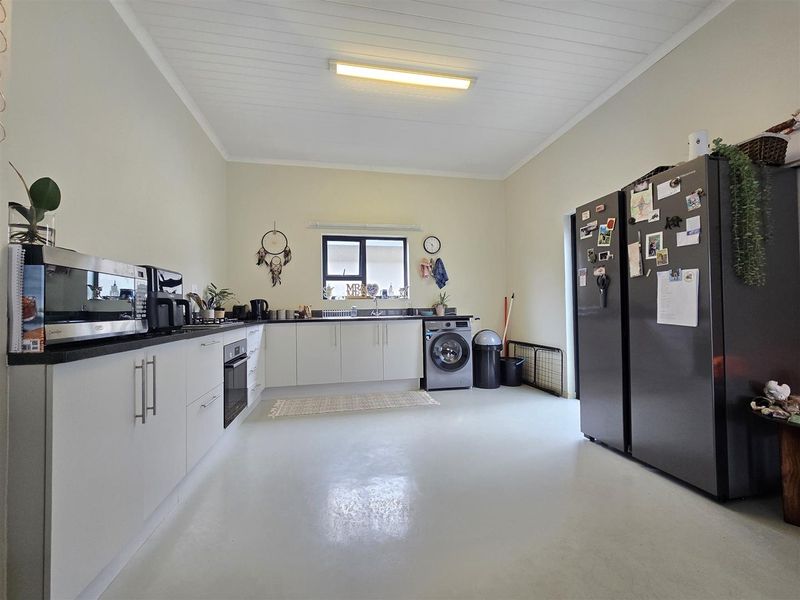 Modern, Neat Investment Opportunity in Sought-After Zandspruit Valley - Photo 2