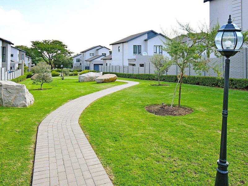 Fully Furnished 3-Bedroom Home in Springwood Estate | Pet-Friendly Garden | Move-In Ready Living - Photo 3