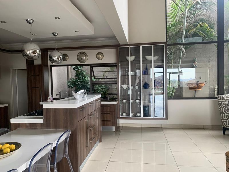 Luxury Meets Functionality in Your Dream Home - Photo 10