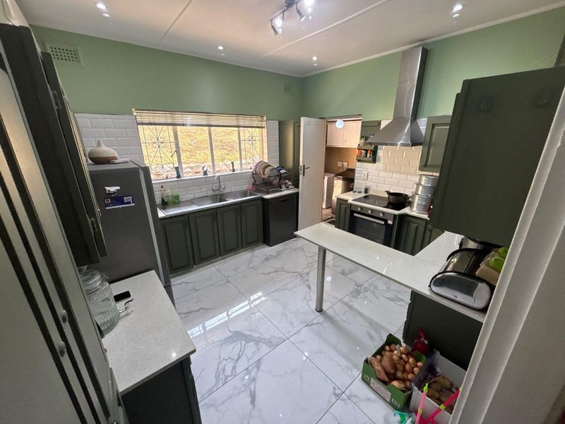 5 Bedroom Family home for Sale in Westville - Photo 7