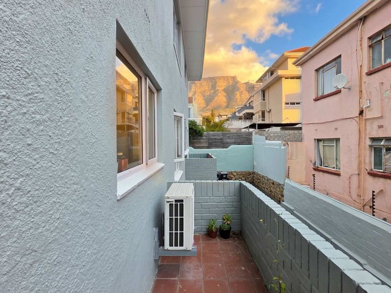 Spacious North Facing Apartment in a Prime Location - Photo 7
