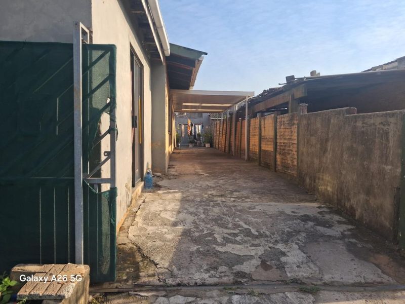 Investment Home with 3 Bachelor Pads Income Potential in Merewent - Photo 1