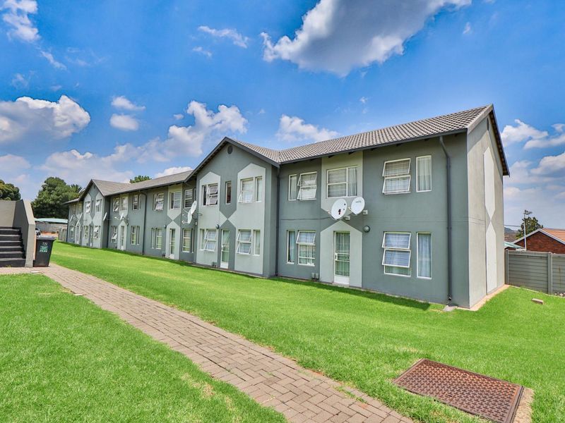 Modern Renovated Ground Floor 2-Bed Unit in Secure Ridgeway Complex - Photo 9