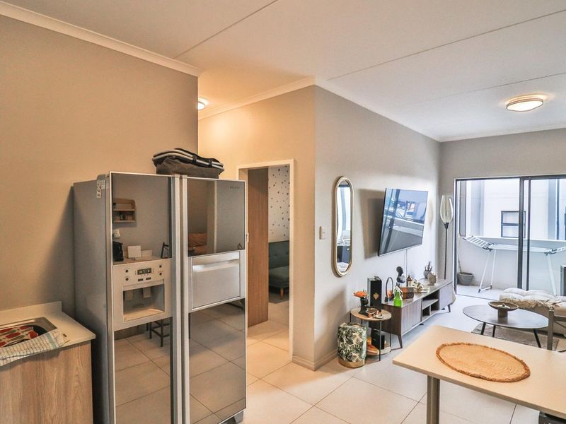 2 Modern Bedroom Apartment In Midridge Park - Photo 4