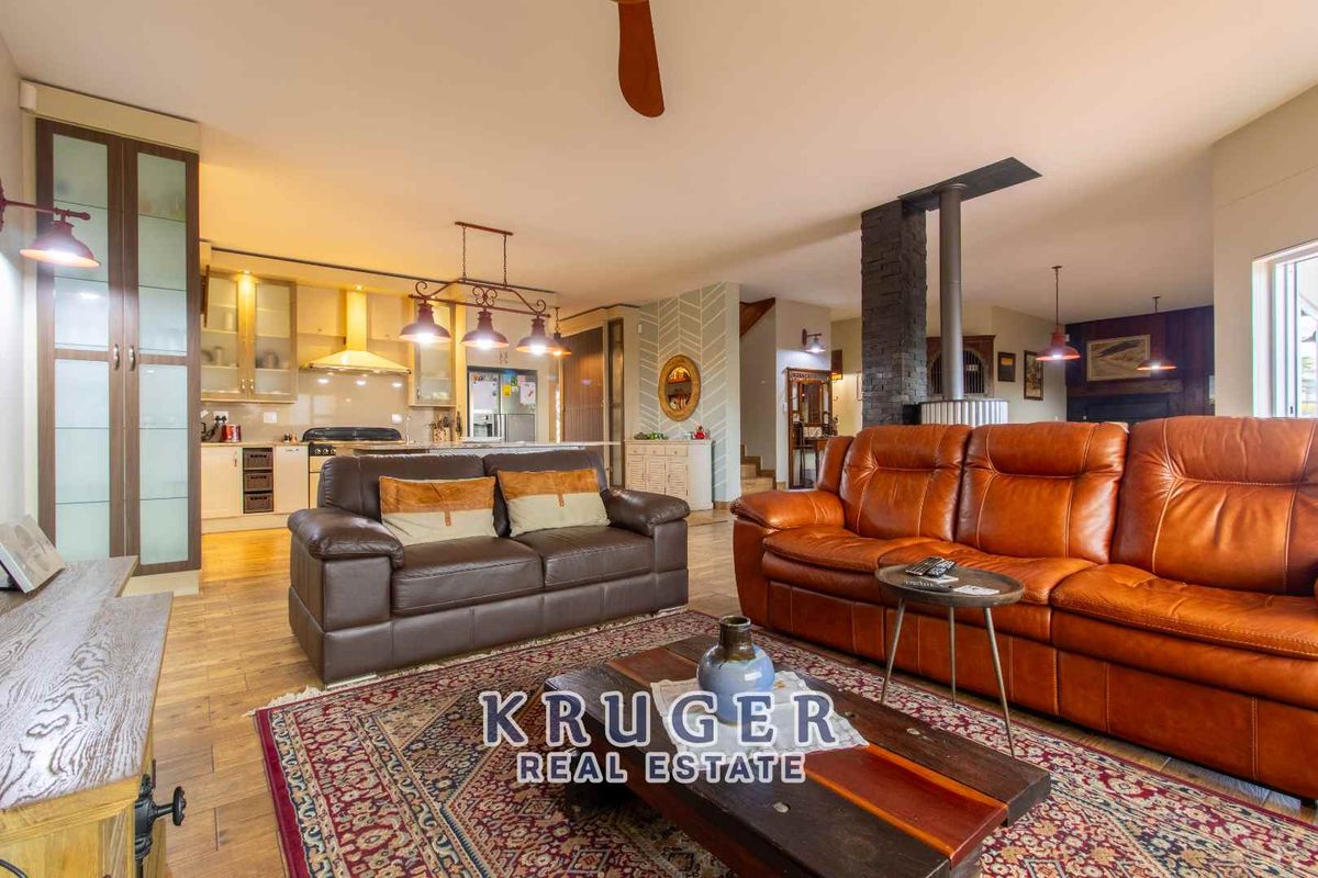 ARCHITECTURAL MASTERPIECE - Photo 2