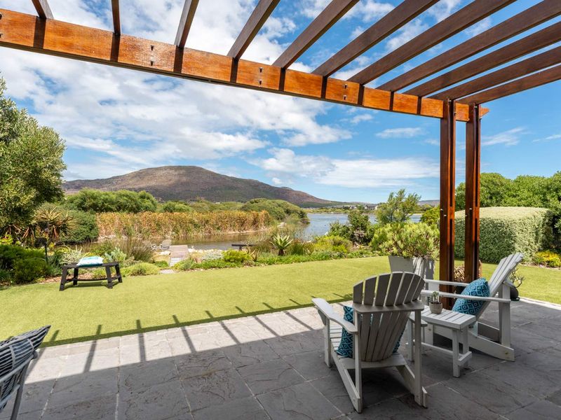 A Unique and bespoke haven of tranquility which is perfectly poised in a wind free position to deliver an unparallelled lifestyle beyond all imagination - Photo 6