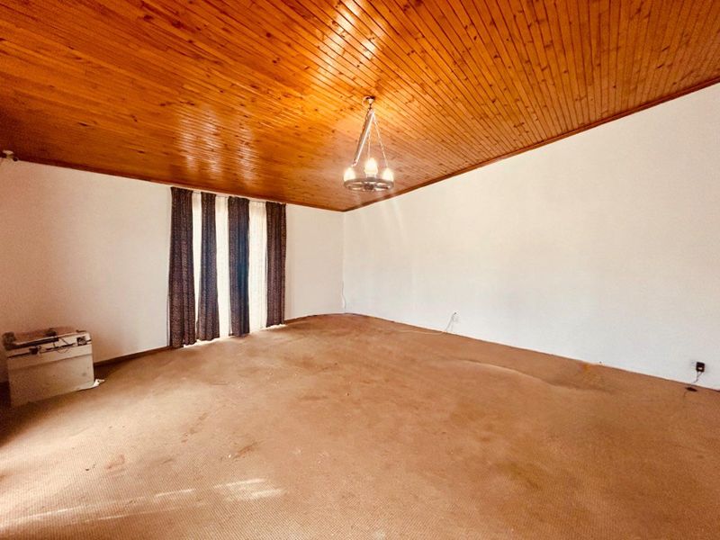 4 bedroom house fro sale in Vryheid - Photo 9