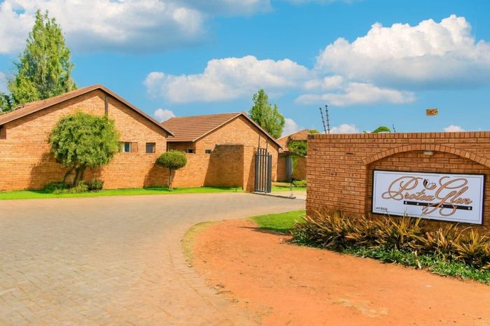 Property #2559009, Townhouse Rental Monthly in Protea Glen Ext 11