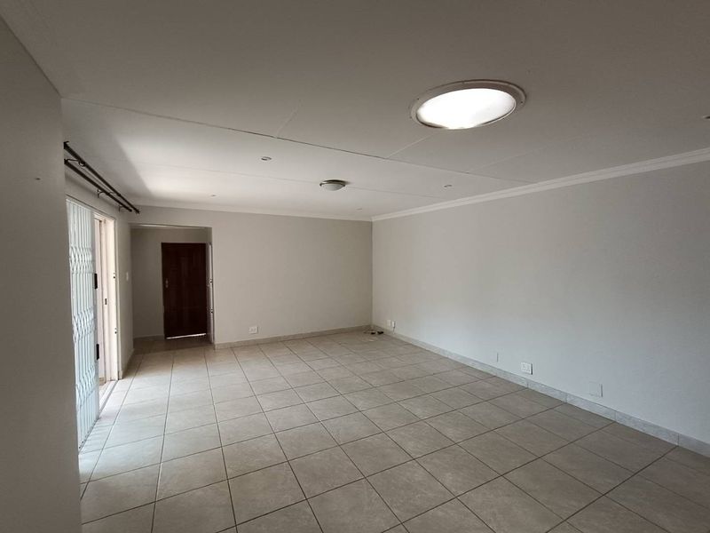 HENNOPSPARK - 3 BEDROOM 2 BATHROOM FULL TITLE HOUSE - Photo 5