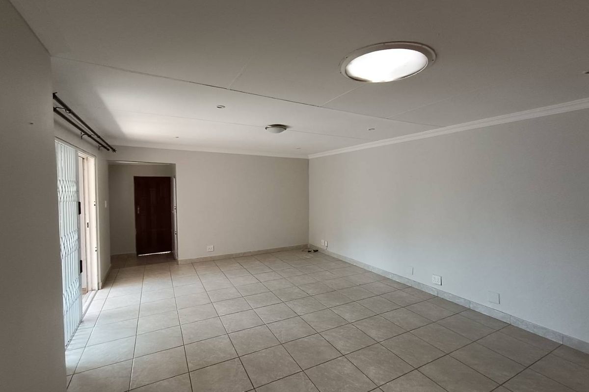 HENNOPSPARK - 3 BEDROOM 2 BATHROOM FULL TITLE HOUSE - Photo 5