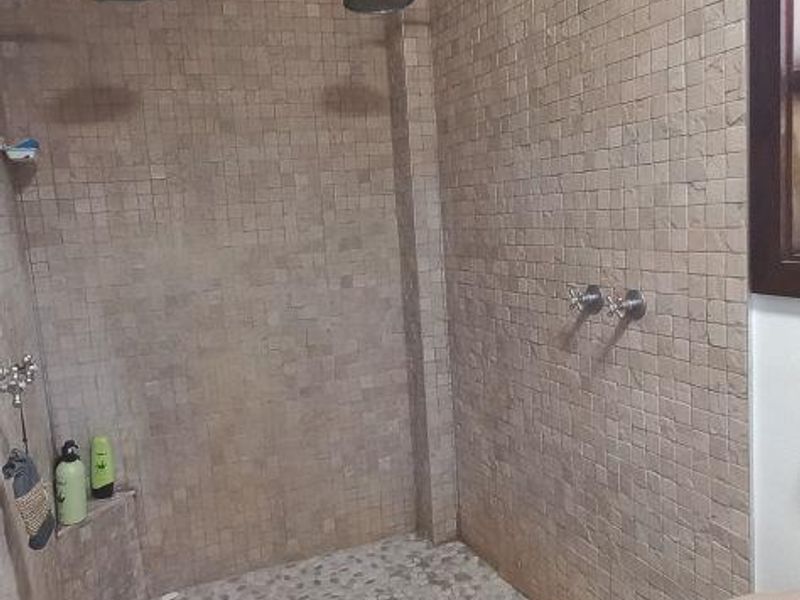 Welcome to this exceptional property, a true sanctuary of space and luxury - Photo 6