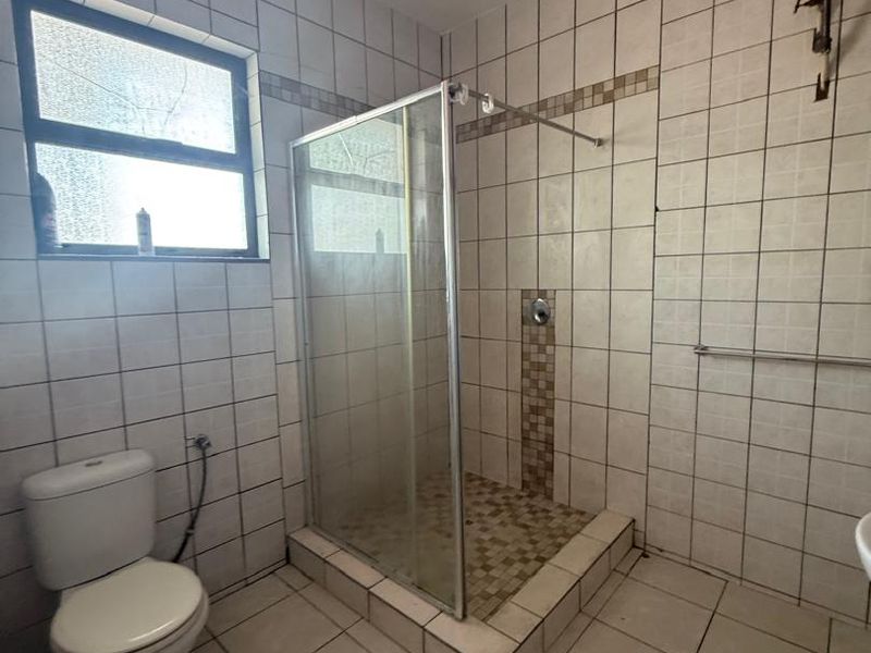 Own the view, own the lifestyle. - Photo 4