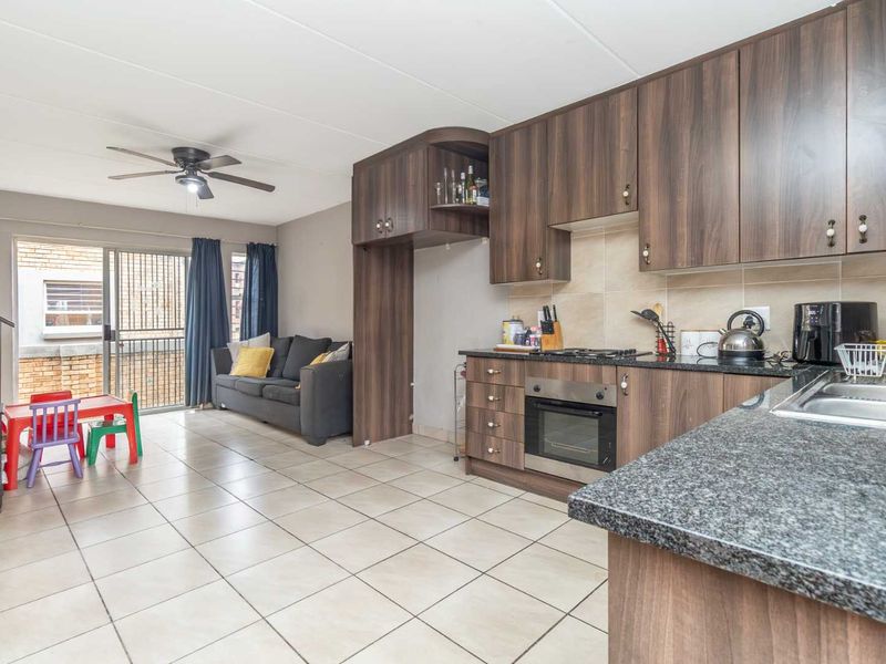 3 Bedroom House  for Sale in Wilgeheuwel - Photo 8