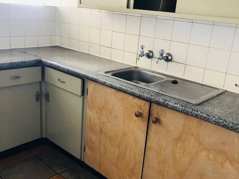 Explore Ideal Living: Security & Convenience Combined! - Photo 3