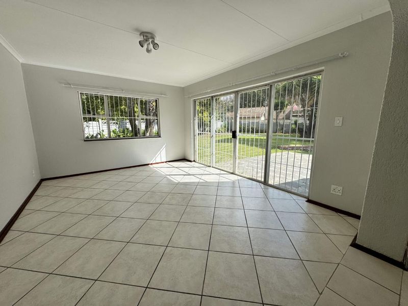 Newly Renovated 4 Bedroom Family Home in Northcliff - Photo 10