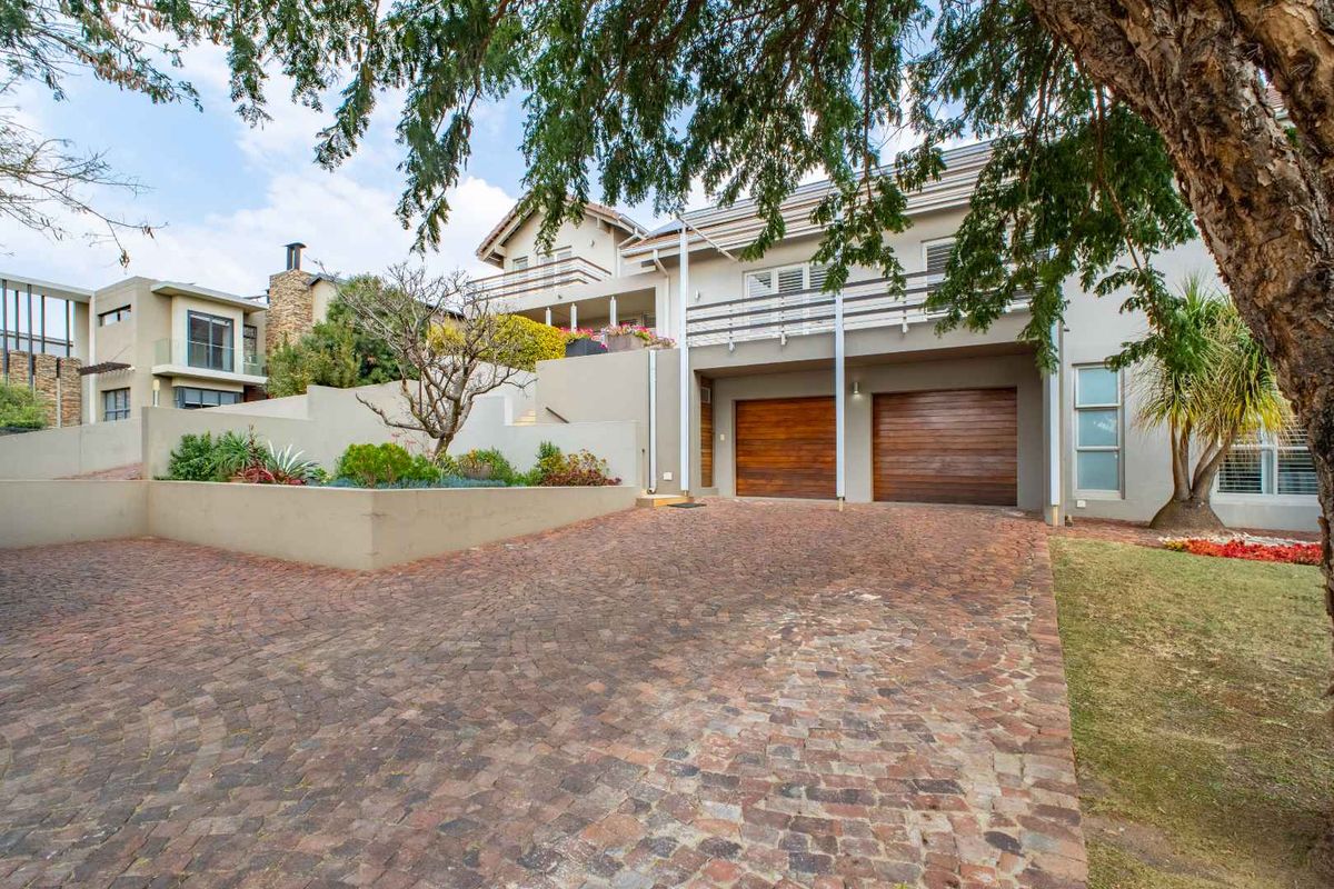 3 in 1! Versatile Executive Retreat with Mountain Views, Income Potential & Work-from-Home Elegance - Photo 4