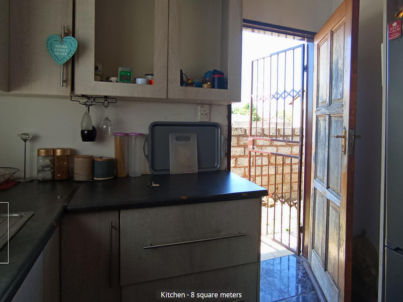 Charming 2 bedrooms for sale in Soshanguve XX - Photo 5
