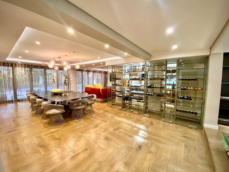 Luxury 5-Bedroom Home with Smart Automation & Triple Garage - Photo 6