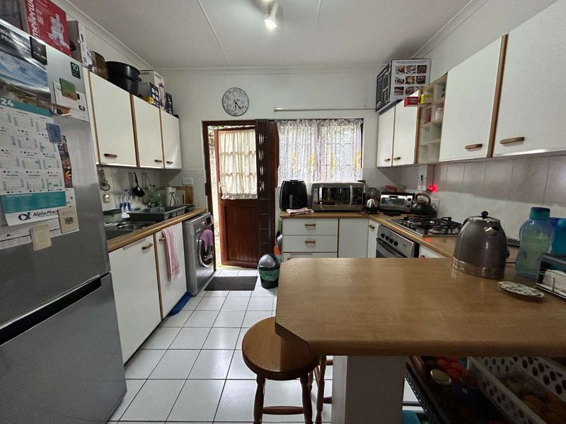 Charming Townhouse in a Well-Managed Complex - Photo 4
