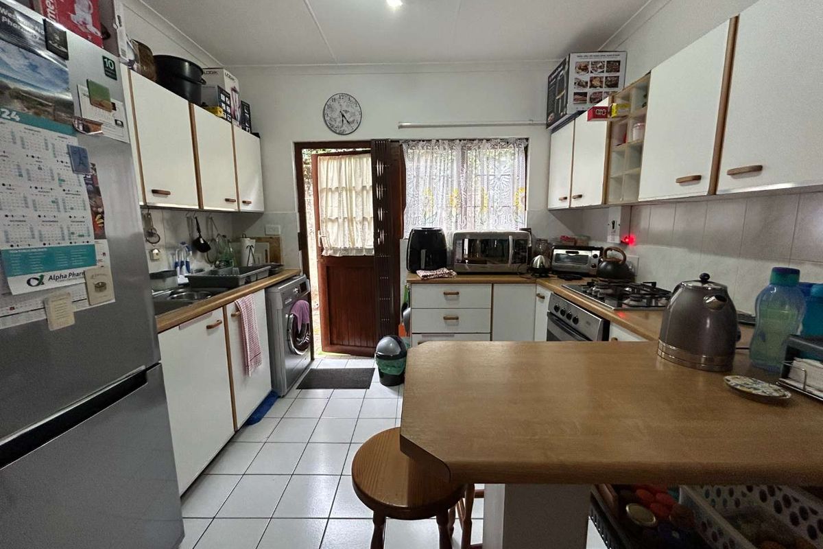 Charming Townhouse in a Well-Managed Complex - Photo 4