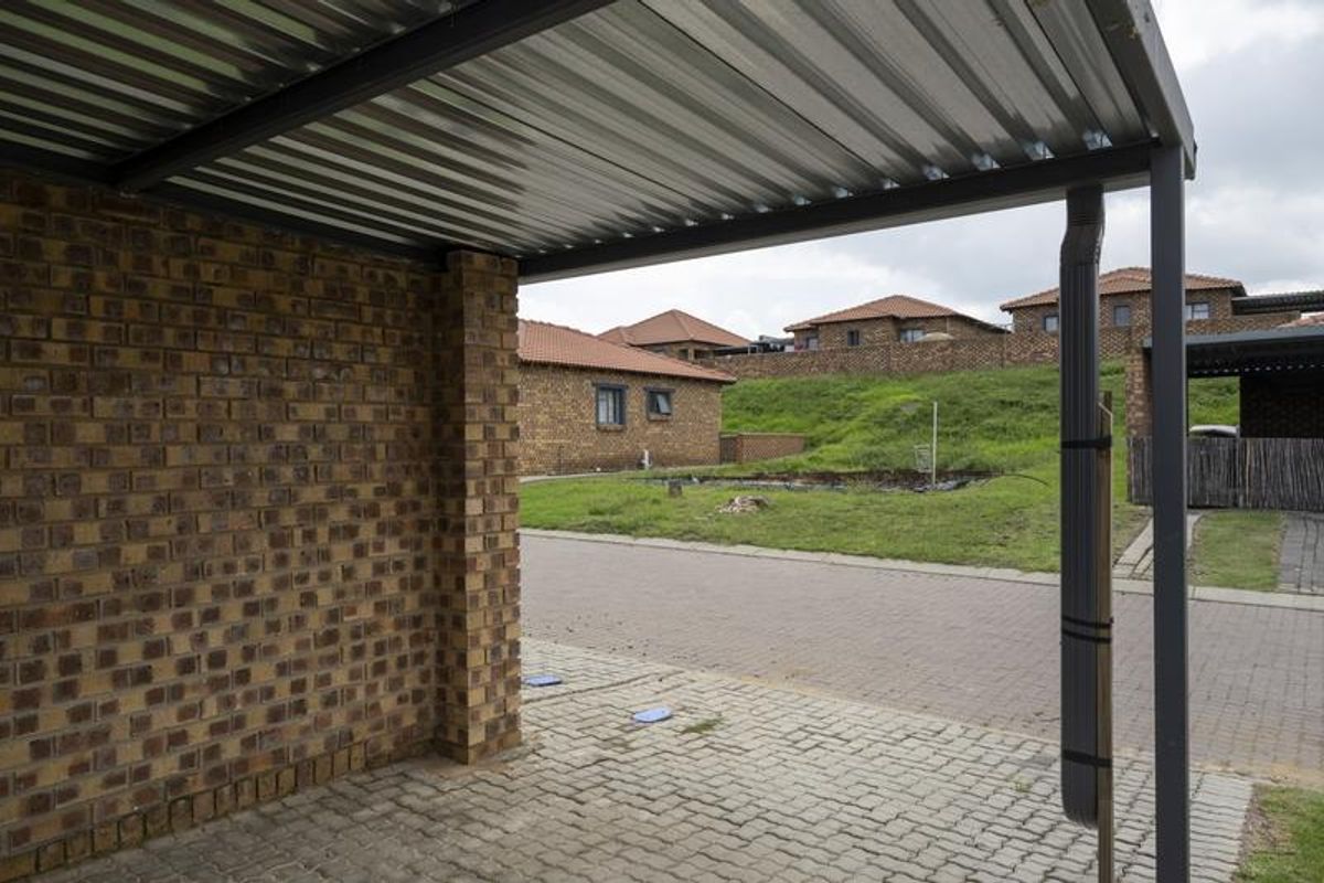 24 FULL TITLE MODERN 2-BEDROOM SIMPLEX UNITS AVAILABLE - Photo 5