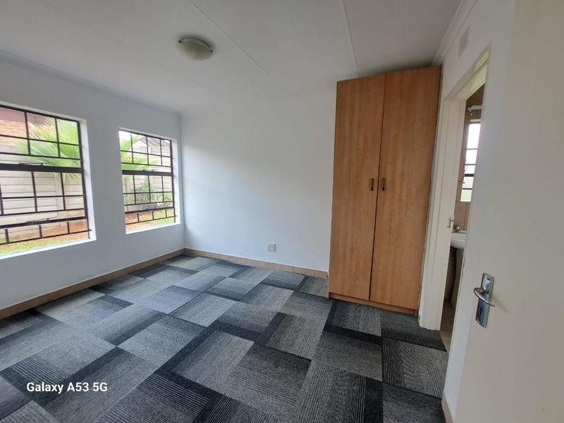 Three bedrooms at Thatchil Security Estate - Photo 9