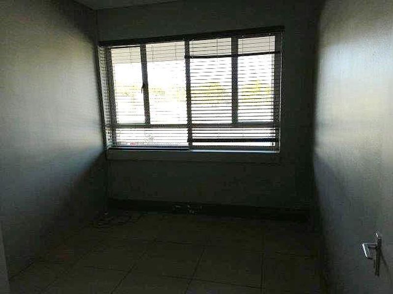Office To Let in Windhoek Central - Photo 7