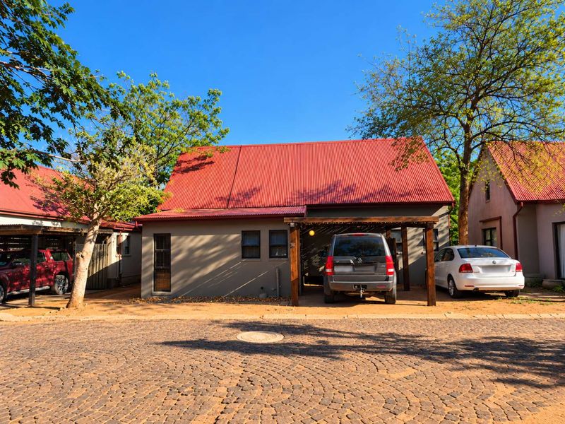 3-Bedroom Townhouse for Sale in The Village – Hoedspruit Wildlife Estate - Photo 2