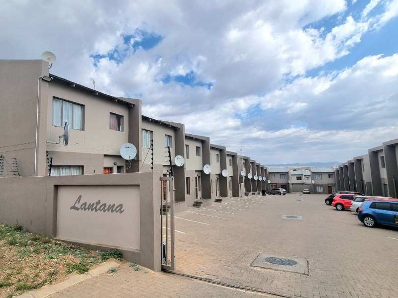 KHOMASDAL EXT 28 | 2 BEDROOM TOWNHOUSES FOR SALE| LANTANA COURT - Photo 1